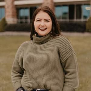 Meet your Posher, Emily